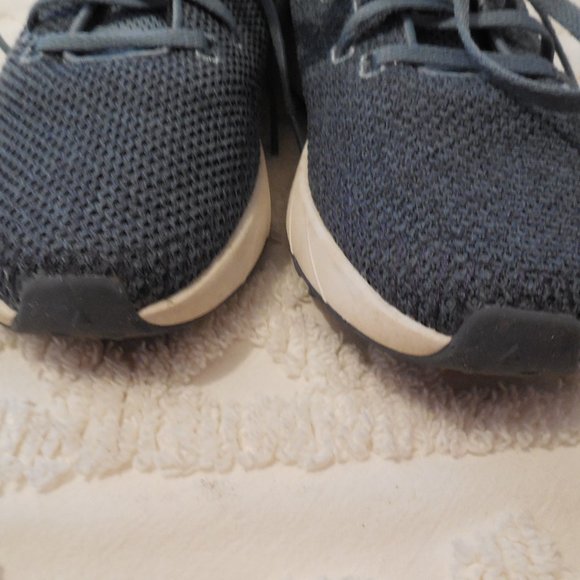 adidas shoes size 5.5 LIKE NEW - Picture 4 of 7